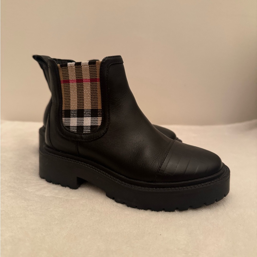 Burberry Black Kids Boots with Check Pattern